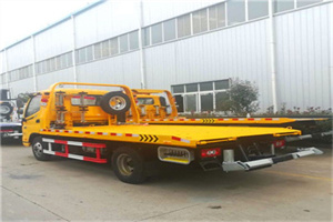 太平桥附近拖车救援搭电