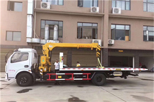 太平桥附近汽车轮胎更换